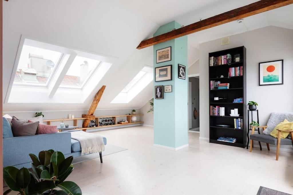 Large Loft - Private Rooftop Terrace - Old Town Apartamento