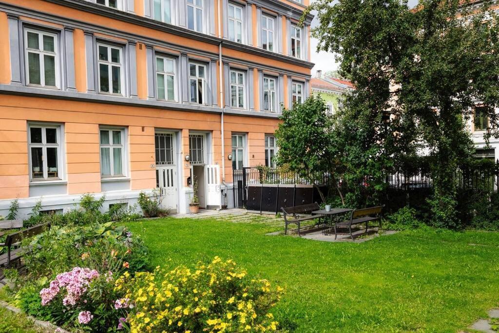 Large Loft - Private Rooftop Terrace - Old Town Apartamento *