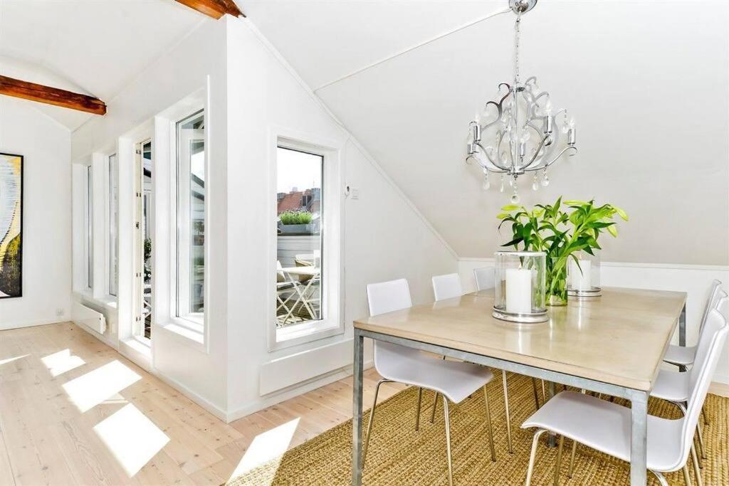 Appartement Large Loft - Private Rooftop Terrace - Old Town Oslo
